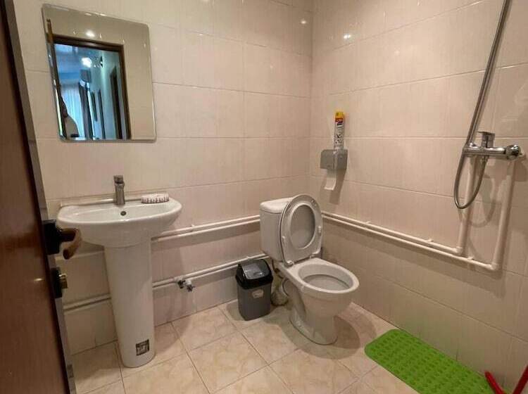 اتاق استاندارد, Alem