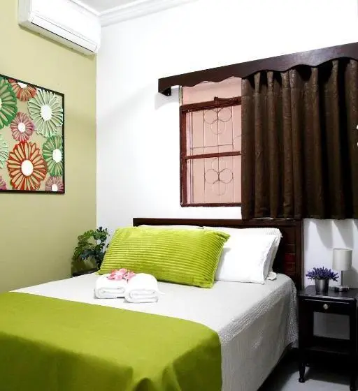 اتاق استاندارد, Amina Inn