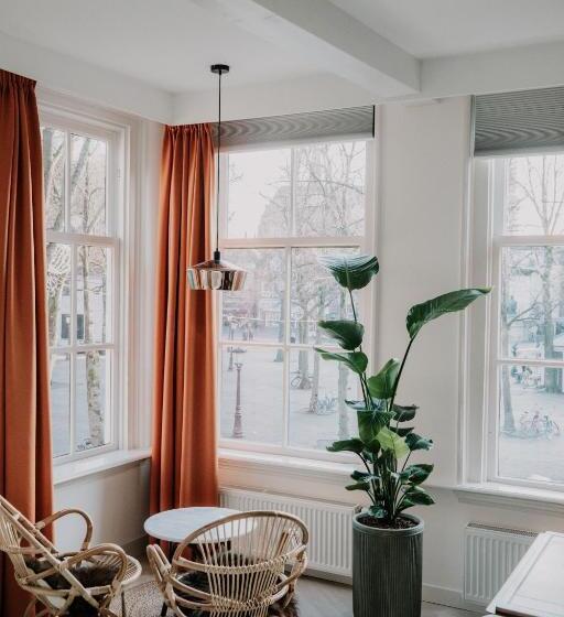 غرفة ديلوكس سرير كينج, Brass