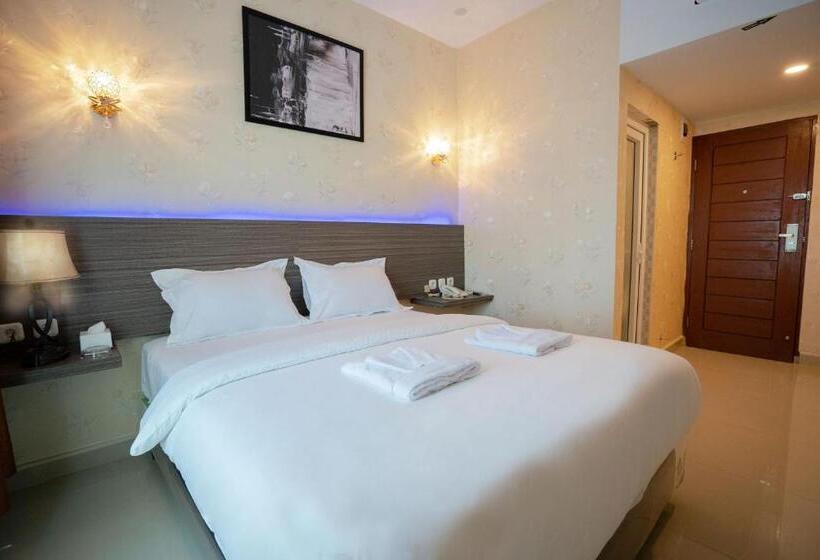 スーペリアールーム, De Tonga