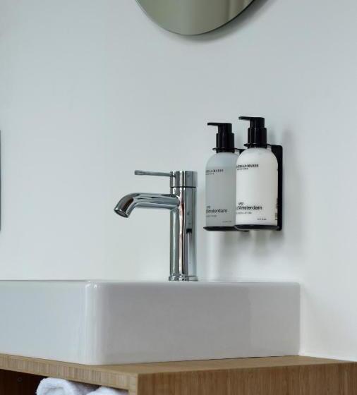 基本间, The Bellhop