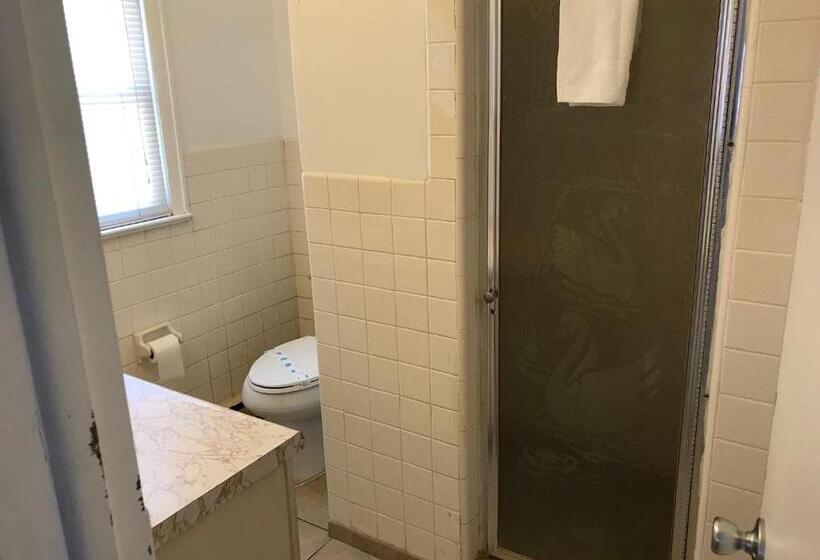 패밀리 룸, El Ray Motel