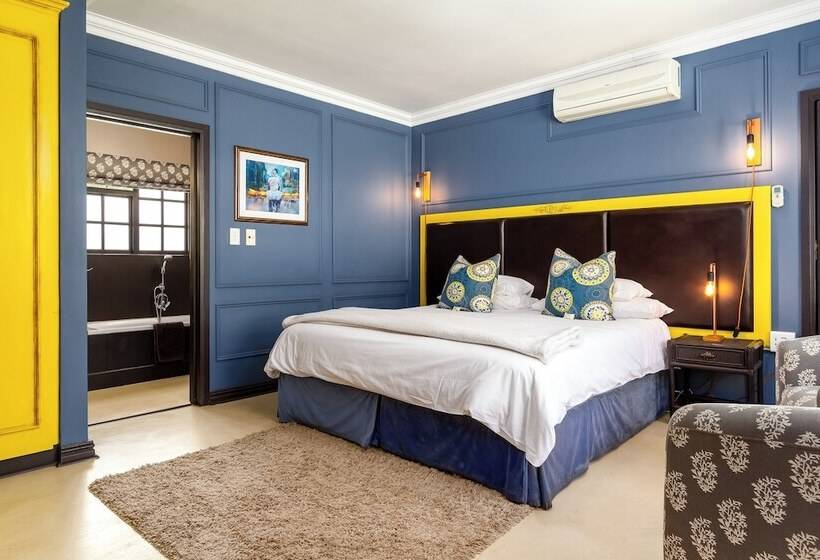 غرفة قياسية, Noordhoek Village