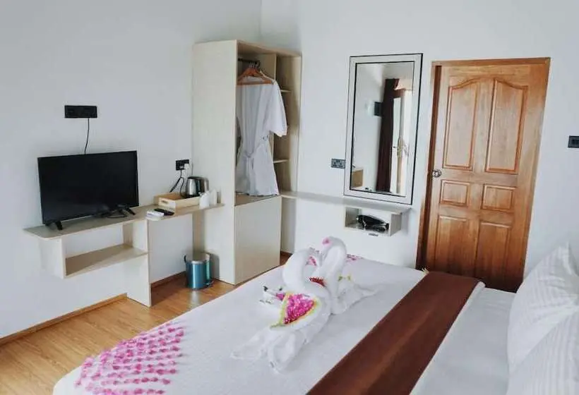 اتاق لوکس با چشم‌انداز دریا, Club Kaafu Maldives