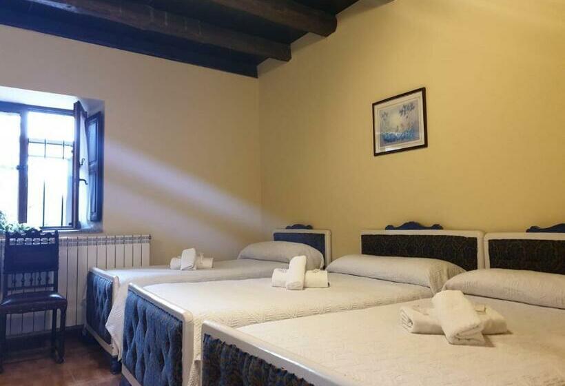 Номер Стандарт Трехместный, Palacio Del Conde De Rebolledo