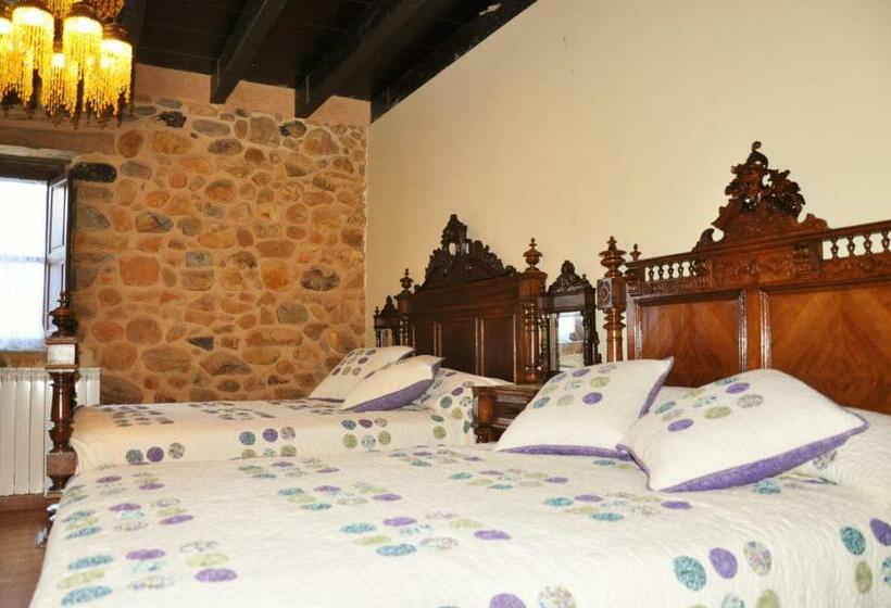 Семейный Номер, Palacio Del Conde De Rebolledo