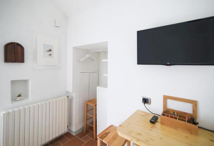 スタンダードルーム, Little Room Camera Indipendente Nella Torre