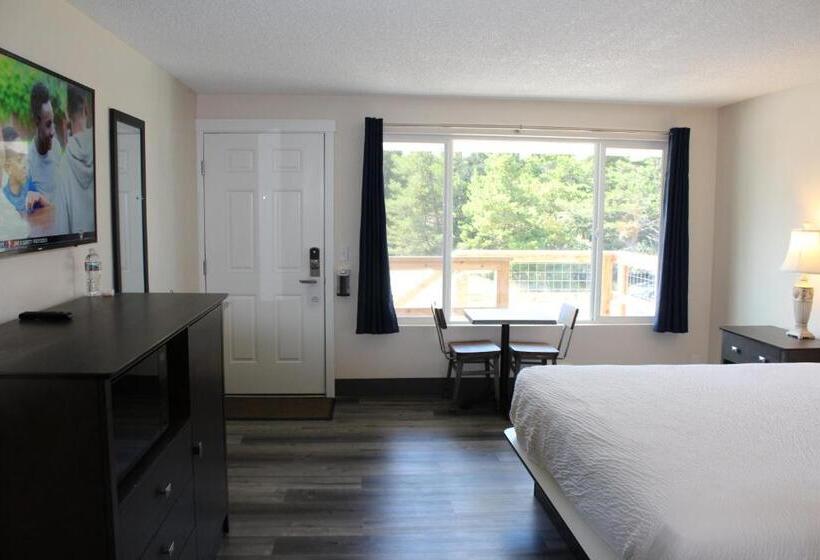 带大床的套房, Inn At The Sea