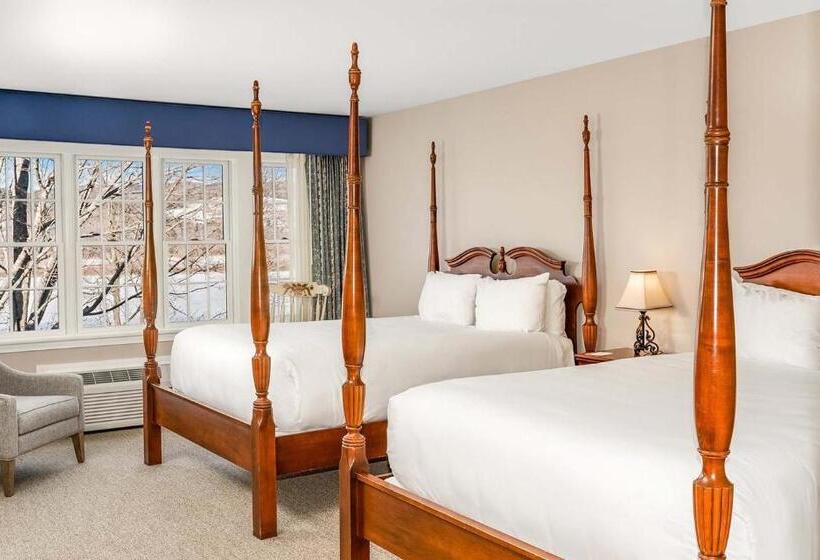 غرفة قياسية مطلّة علي النهر, The Shire Woodstock