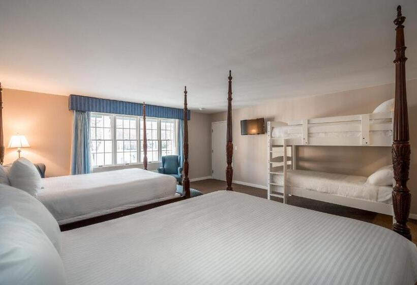 غرفة عائلية, The Shire Woodstock