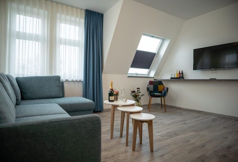 スイート, Hanseat Stralsund