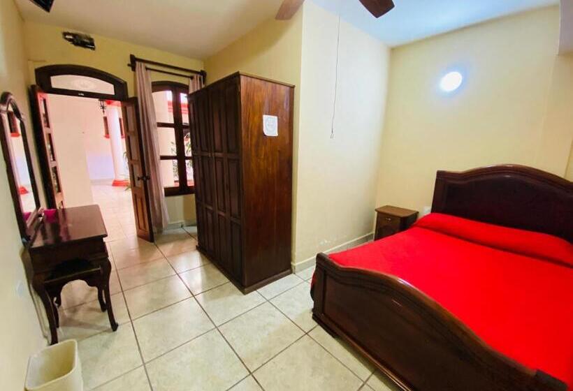 标准间, Real De Cortés