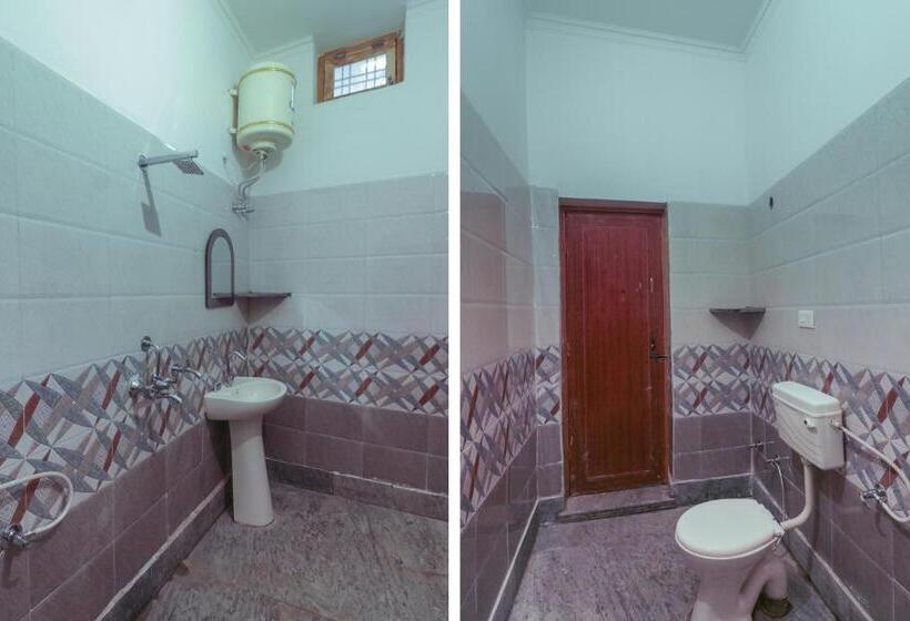 Номер Стандарт, Spot On The Greenwoods Retreat