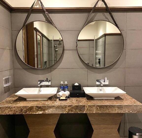 سوییت اجرایی, Senna Hue