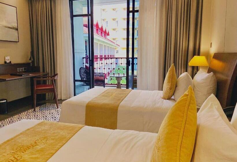 اتاق پریمیوم با چشمانداز باغ, Senna Hue