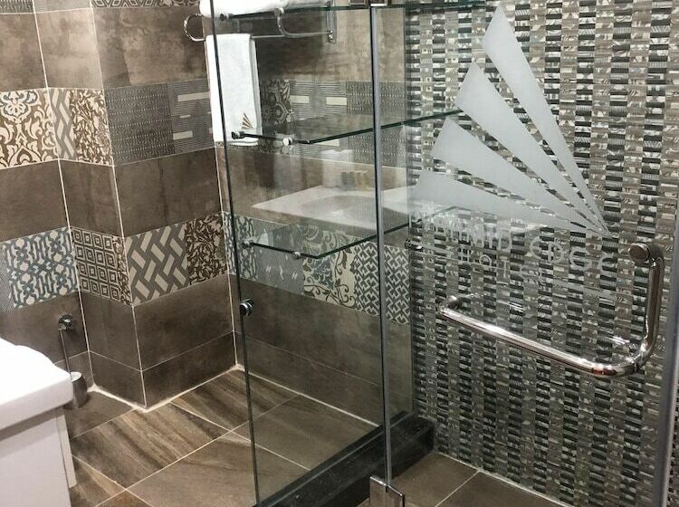 اتاق استاندارد, Pyramid Edge Hotel & Exclusive Pyramids View Rooftop