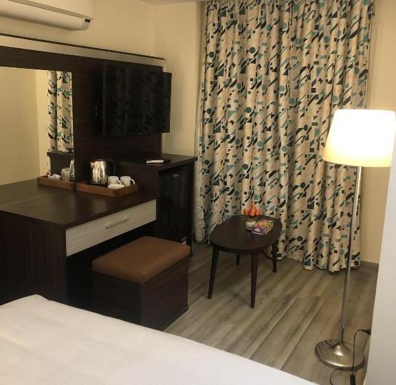 اتاق لوکس با چشم‌انداز, Pyramid Edge Hotel & Exclusive Pyramids View Rooftop