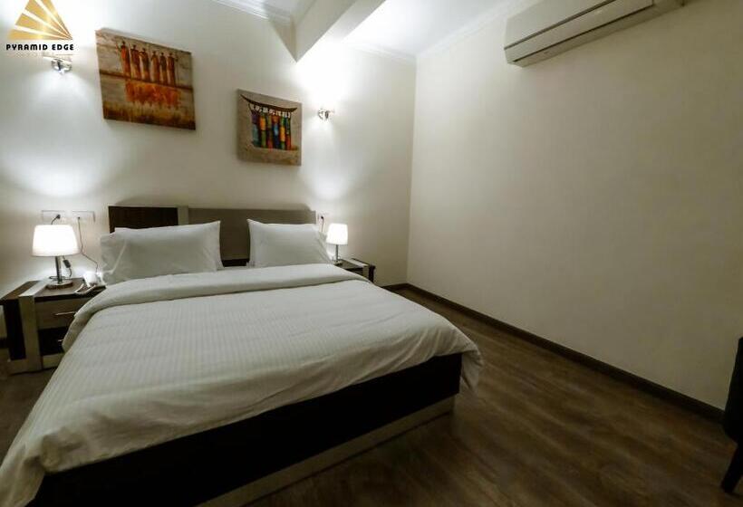 اتاق لوکس با چشم‌انداز, Pyramid Edge Hotel & Exclusive Pyramids View Rooftop