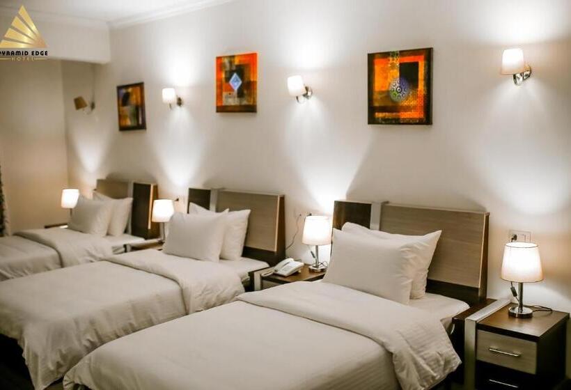 اتاق خانوادگی, Pyramid Edge Hotel & Exclusive Pyramids View Rooftop
