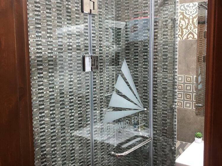 اتاق استاندارد سه نفره, Pyramid Edge Hotel & Exclusive Pyramids View Rooftop