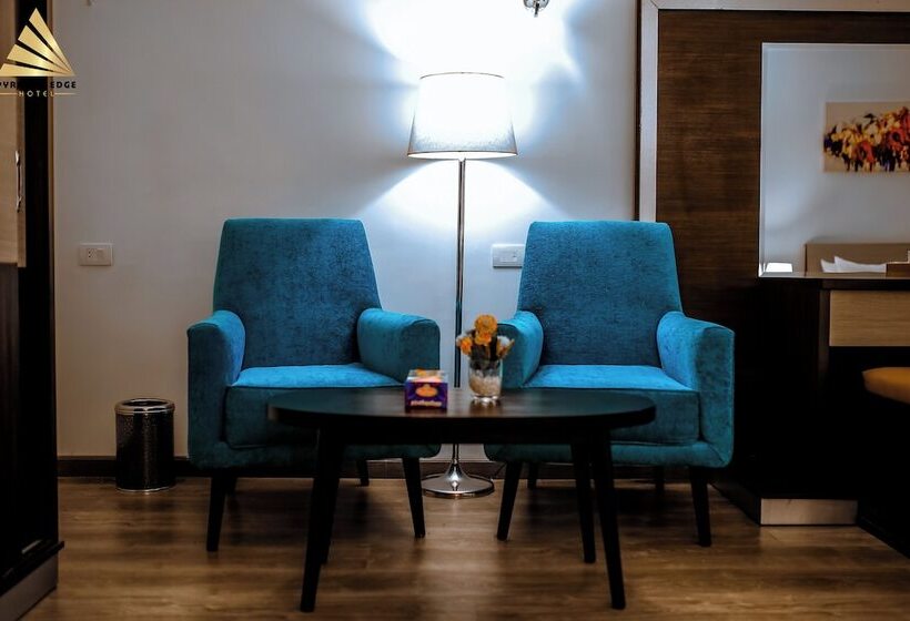 اتاق استاندارد سه نفره, Pyramid Edge Hotel & Exclusive Pyramids View Rooftop