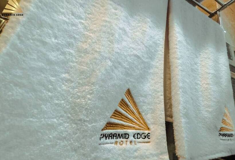اتاق استاندارد سه نفره, Pyramid Edge Hotel & Exclusive Pyramids View Rooftop