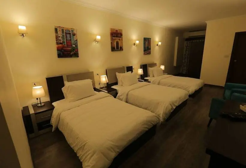 اتاق استاندارد سه نفره, Pyramid Edge Hotel & Exclusive Pyramids View Rooftop