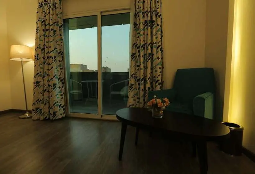 اتاق لوکس سه تخته با چشم‌انداز, Pyramid Edge Hotel & Exclusive Pyramids View Rooftop