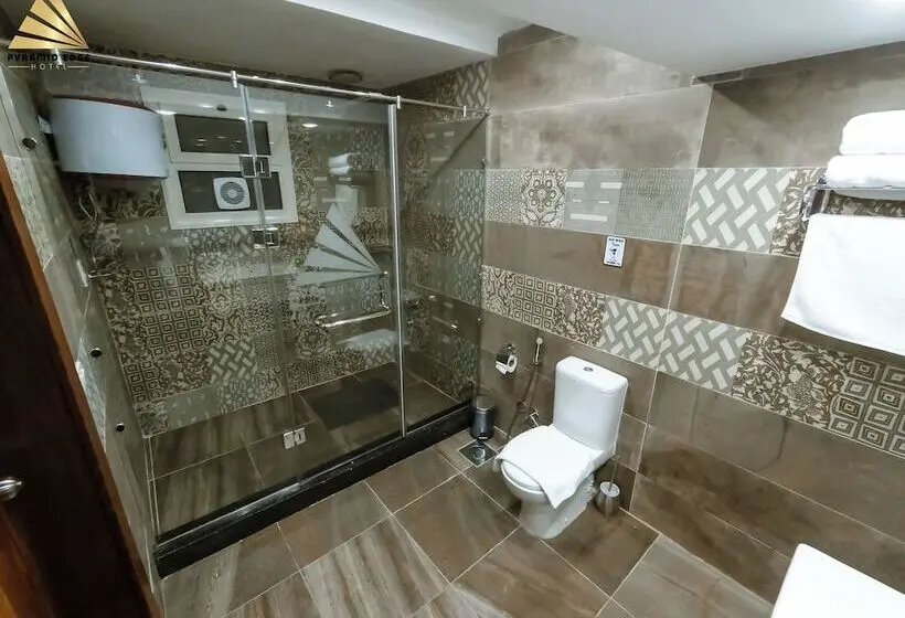 اتاق لوکس سه تخته با چشم‌انداز, Pyramid Edge Hotel & Exclusive Pyramids View Rooftop