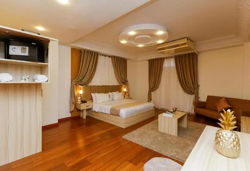 اتاق استاندارد, Pyramid Edge Hotel & Exclusive Pyramids View Rooftop