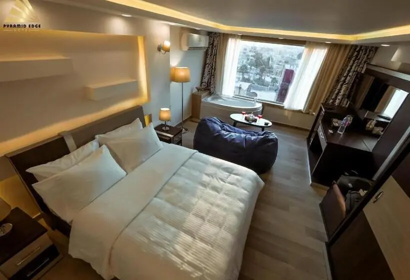 سوییت اجرایی, Pyramid Edge Hotel & Exclusive Pyramids View Rooftop