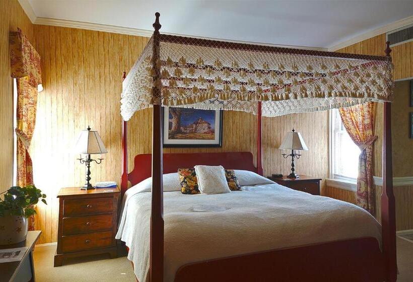 스탠다드 룸 킹사이즈 침대, Strasburg Village Inn