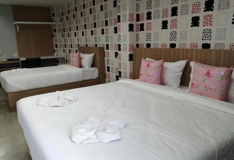 スーペリアトリプルルーム, The Like