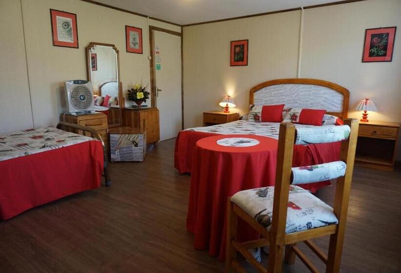 غرفة قياسية ثلاثية مطلة علي الحديقة, Los Pequenes