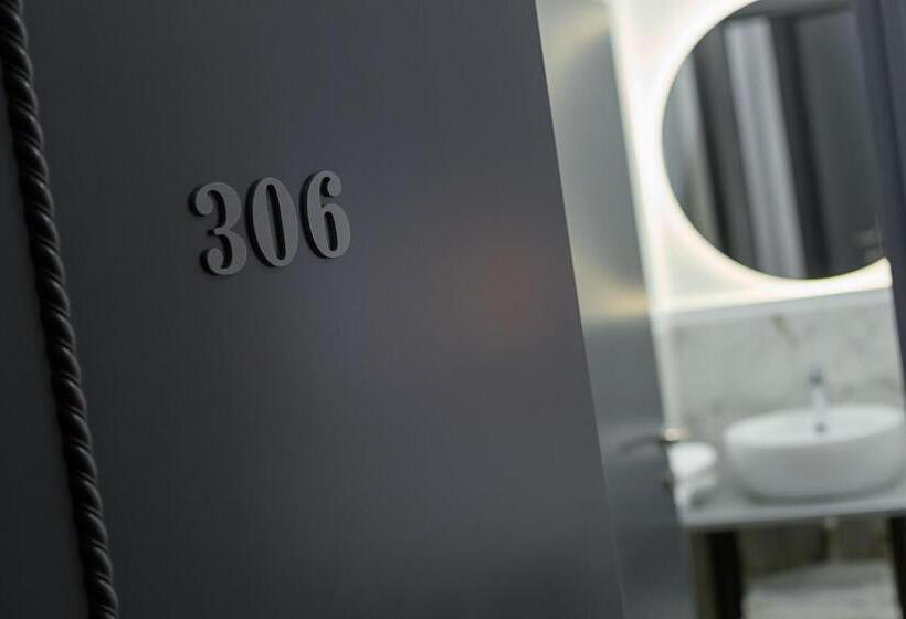 غرفة قياسية, Barba Boutique