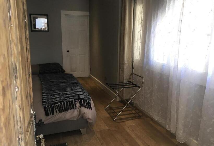 标准三人间, El Milagro