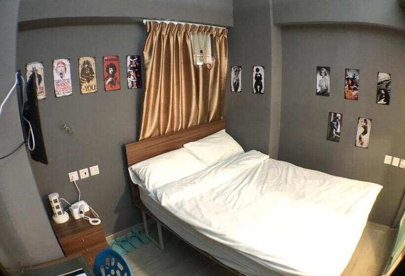 اتاق سوپریور یک تخته, The House