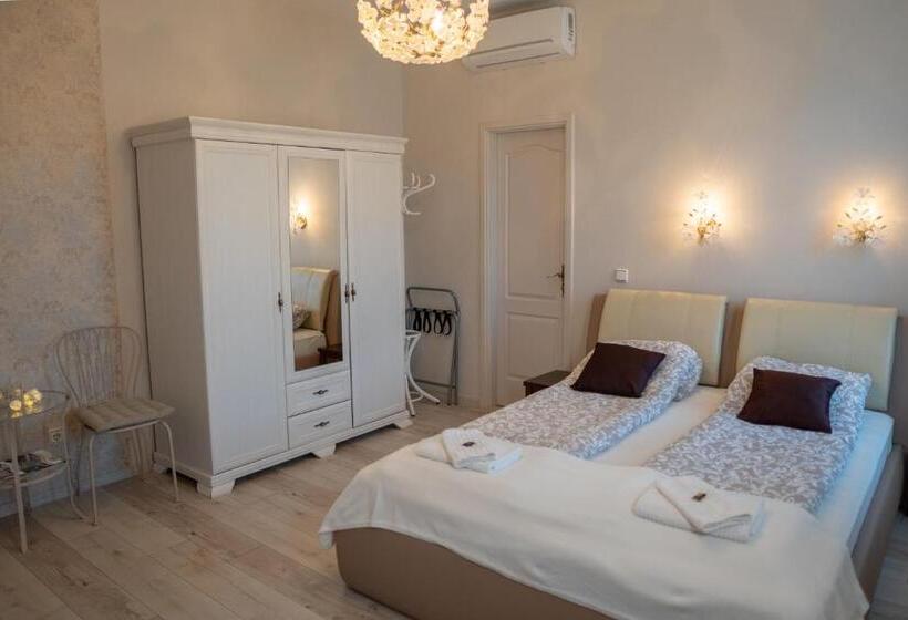 اتاق لوکس, F57 Frankó Családi Panzió