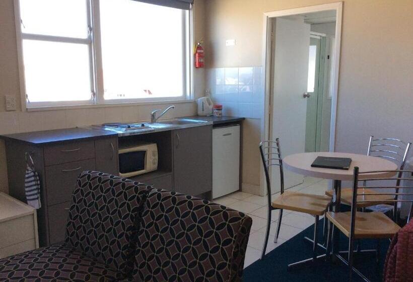 استودیوی استاندارد با تخت دوبل, Capital View Motor Inn
