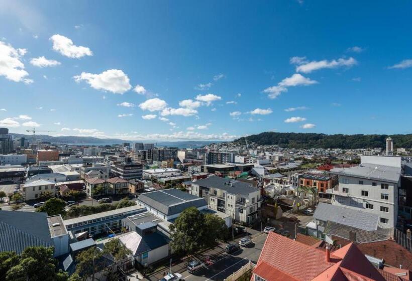 סוויטת פנטהאוז, Capital View Motor Inn