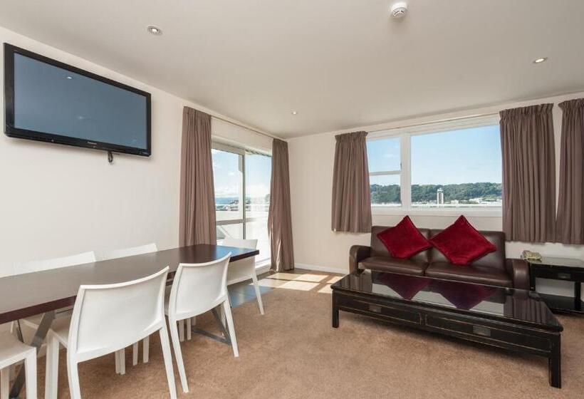 סוויטת פנטהאוז, Capital View Motor Inn