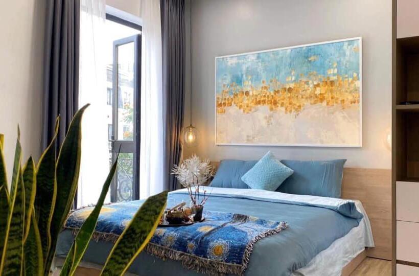 استودیو استاندارد با چشم‌انداز باغ, Hue Crown Boutique Best