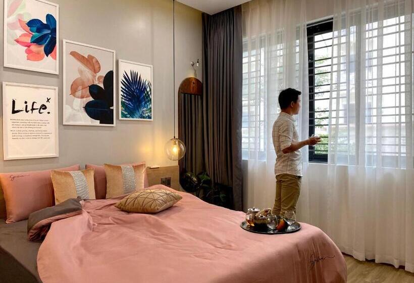 اتاق لوکس, Hue Crown Boutique Best