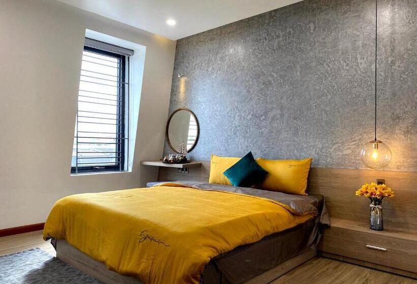 استودیو استاندارد با تخت کینگ, Hue Crown Boutique Best