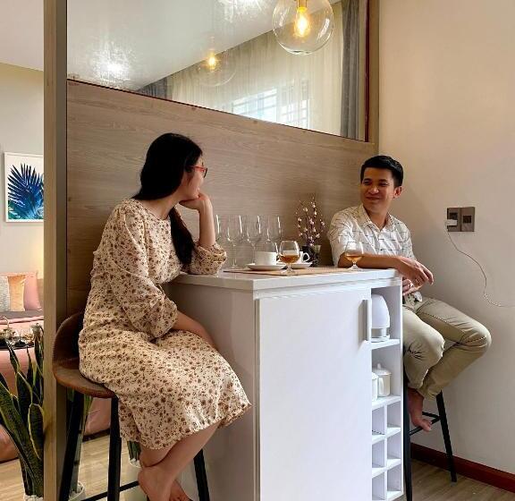 اتاق لوکس, Hue Crown Boutique Best