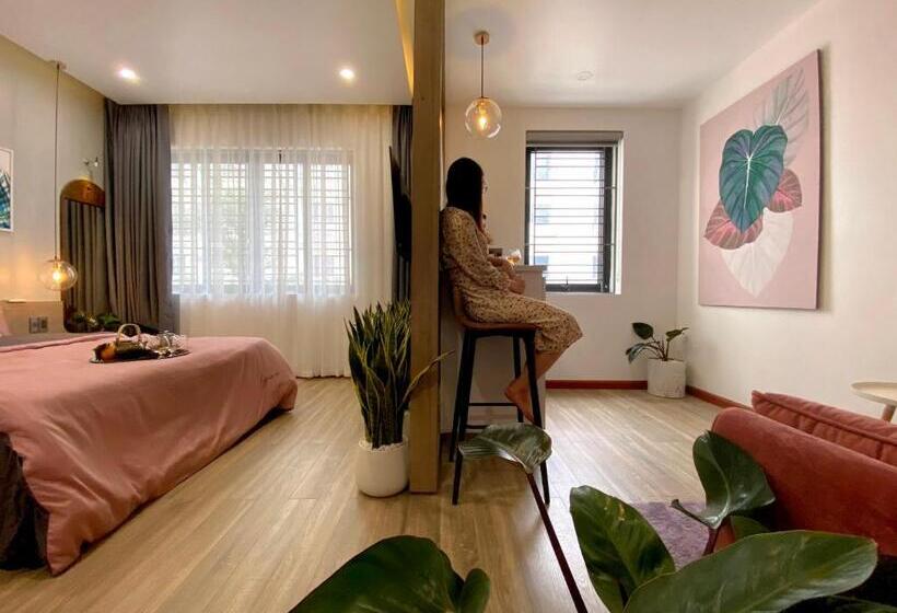 اتاق لوکس, Hue Crown Boutique Best