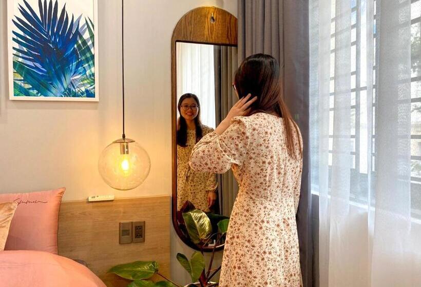 اتاق لوکس, Hue Crown Boutique Best