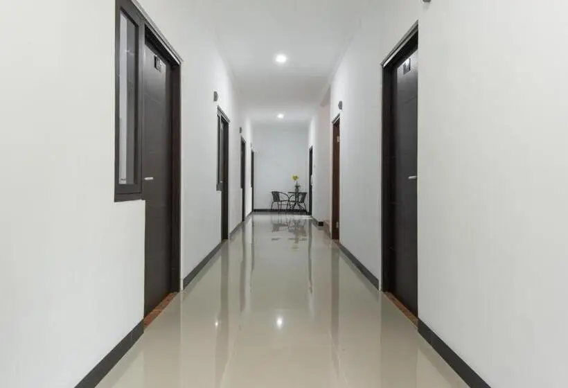 スイート, Reddoorz Plus Near Trans Studio Cibubur 2