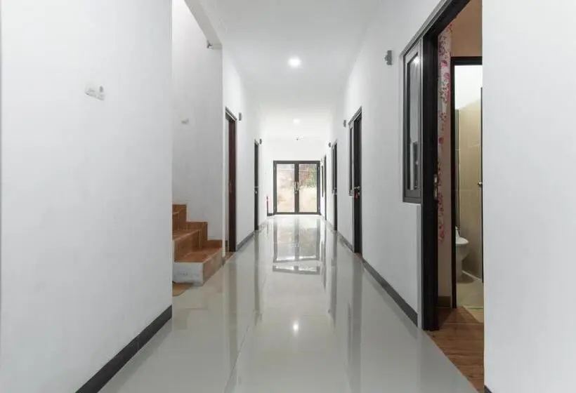 スイート, Reddoorz Plus Near Trans Studio Cibubur 2