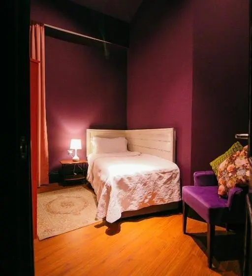 اتاق استاندارد سه نفره, Cathedral Boutique